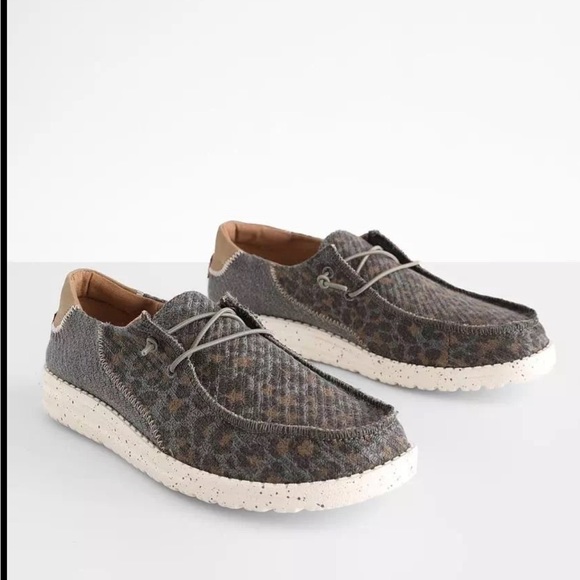 Hey Dude Wendy Leopard Shoe Buckle Exclusive - Picture 1 of 5